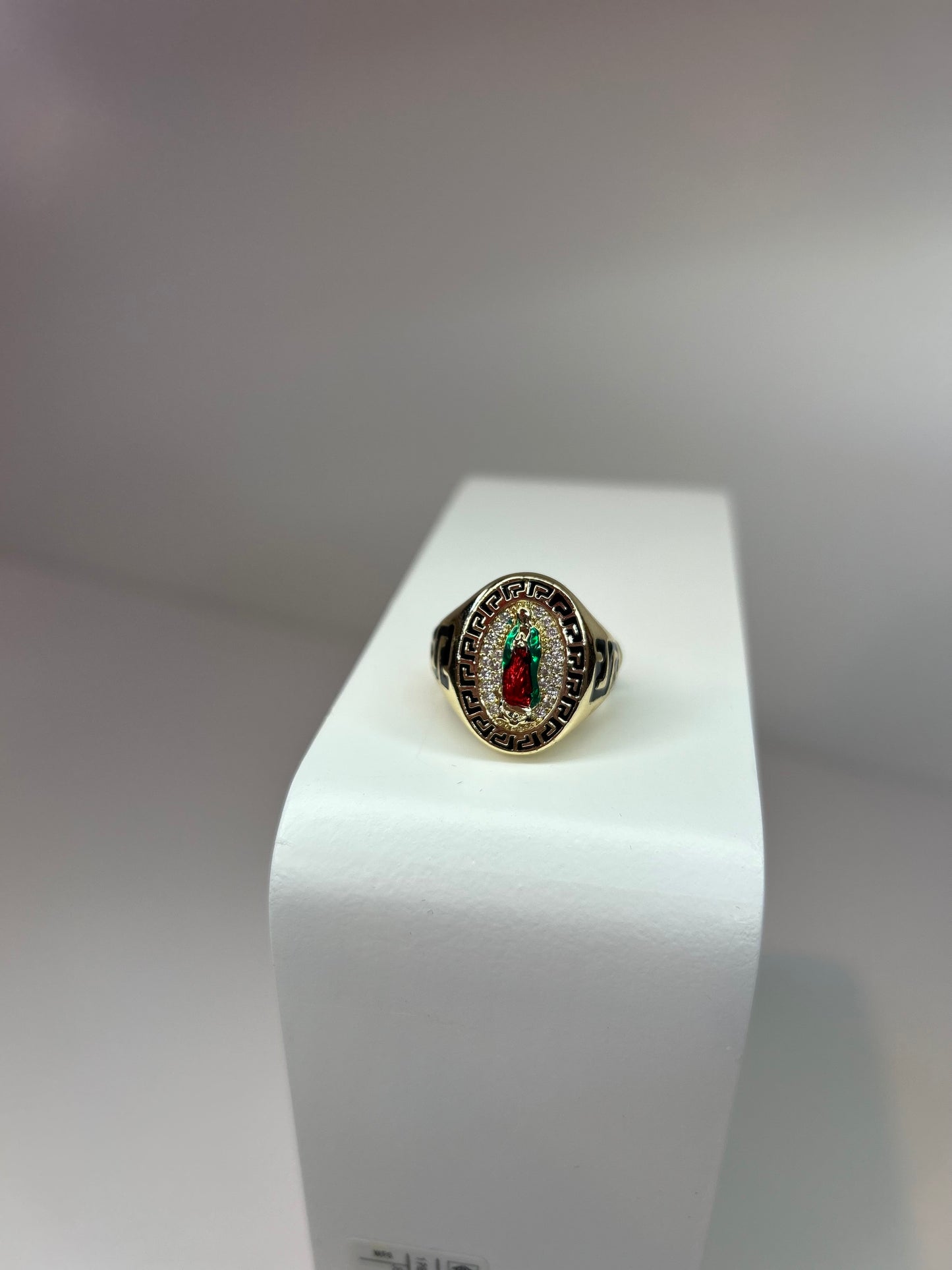 Tri-color ring