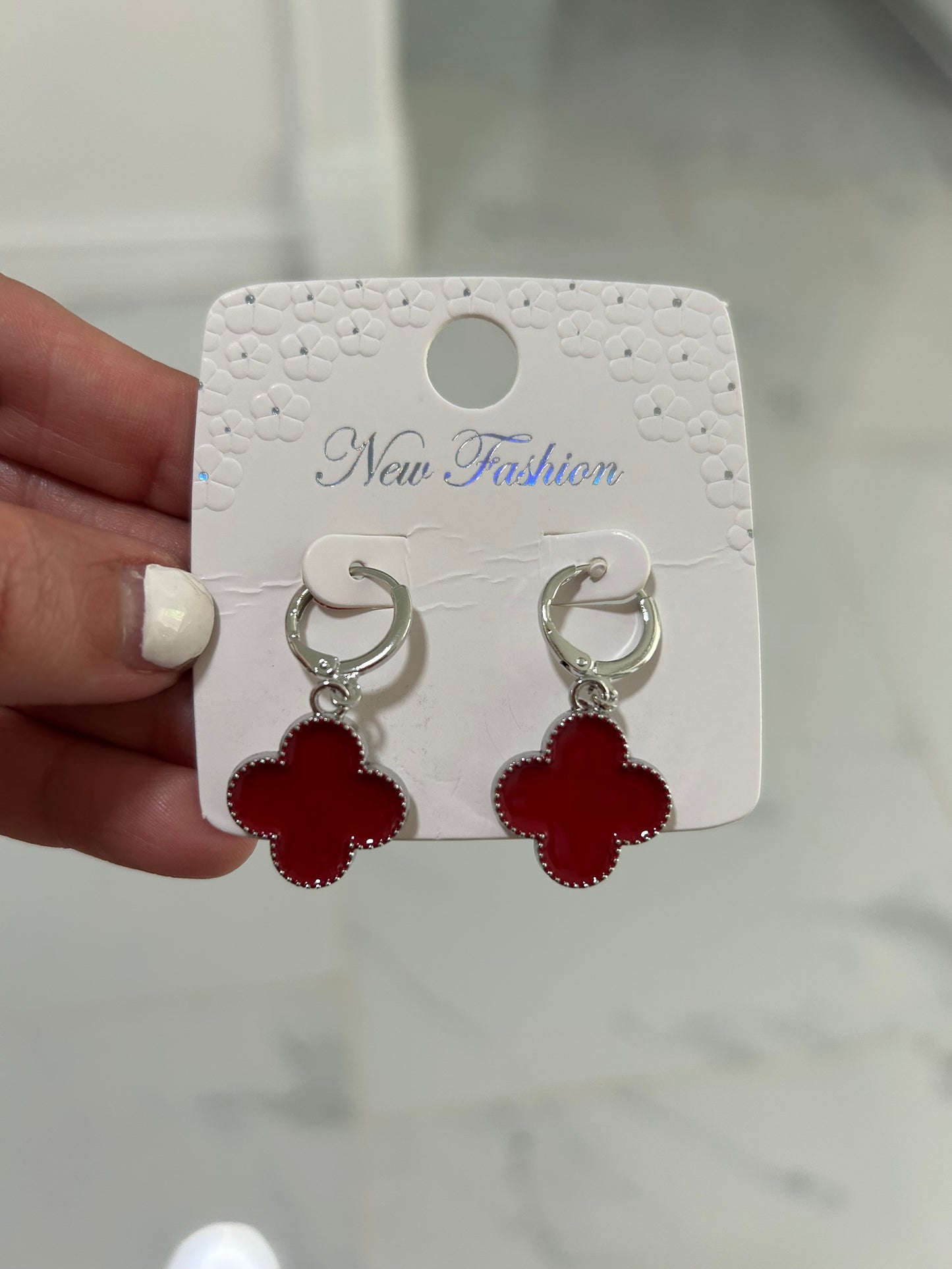 Fashion earring clover