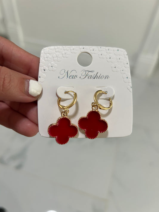 Fashion earring clover